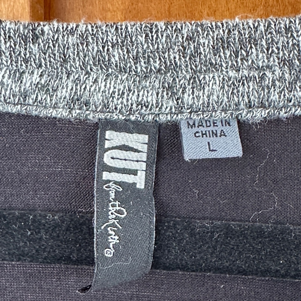 Women’s Floral Raglan Long-Sleeve Top - Black & Gray Kut From the Cloth - Picture 2 of 7